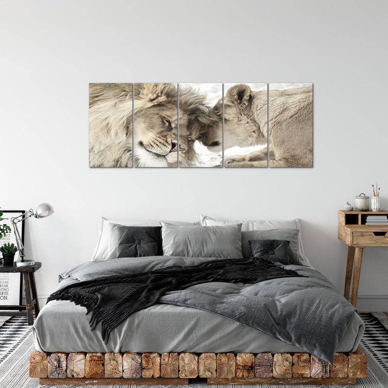 Runa Art Wandbild XXL Löwen Liebe Wohnzimmer Schlafzimmer 200 x 80 cm Beige 5 Teilig - Made in Germany - 002155b