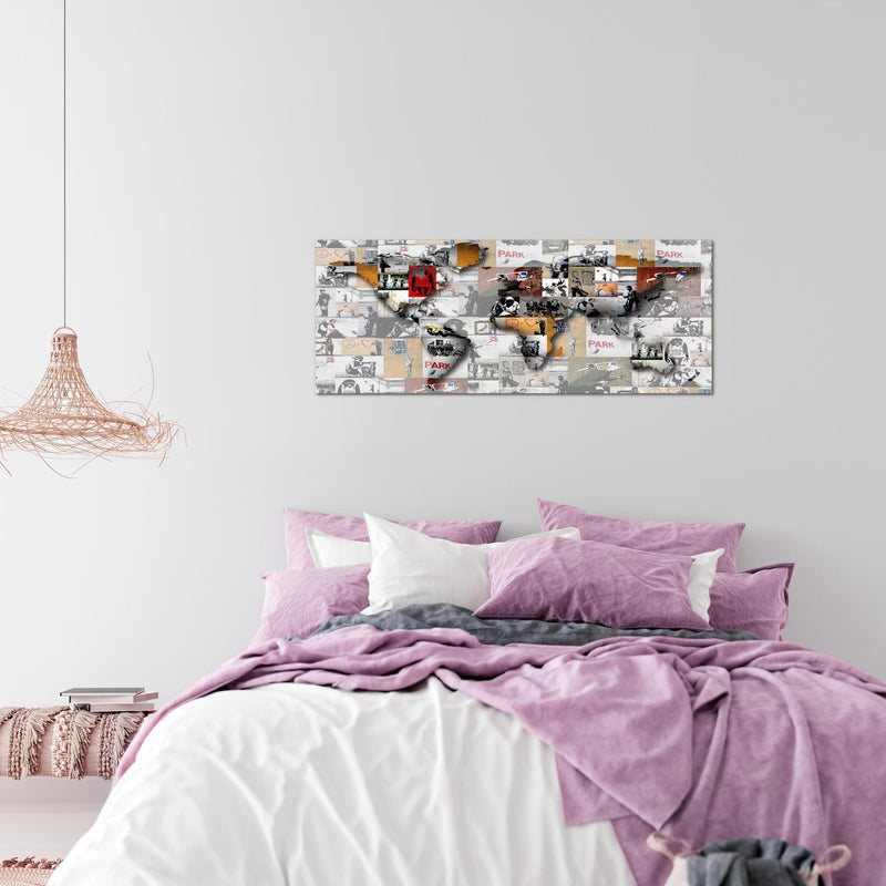 Runa Art Wandbild Weltkarte Banksy Collage 1 Teilig 100 x 40 cm Modern Bild auf Vlies Leinwand Pop Art Loft Wohnzimmer Bunt 104512a