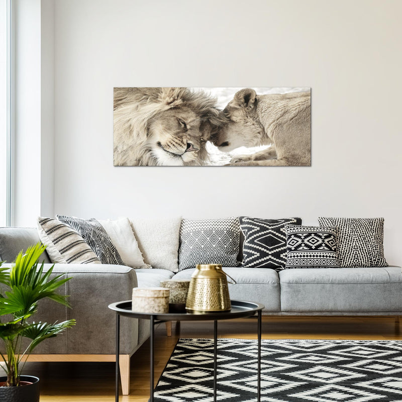 Runa Art Wandbild Löwen Liebe 1 Teilig 100 x 40 cm Modern Bild auf Vlies Leinwand Löwe und Löwin Wohnzimmer Schlafzimmer Beige 002112b