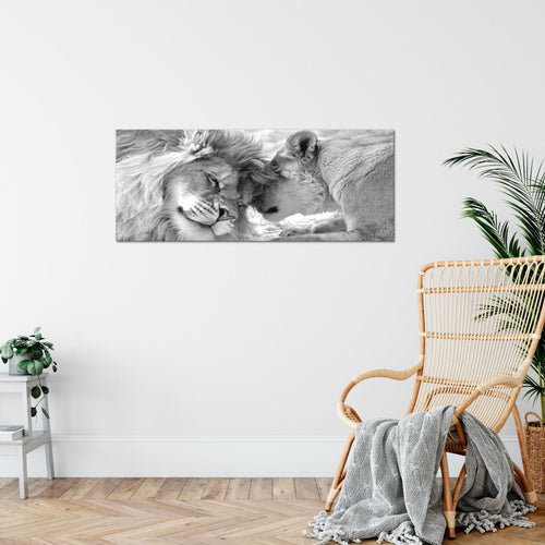 Runa Art Wandbild Löwen Liebe 1 Teilig 100 x 40 cm Modern Bild auf Vlies Leinwand Löwen Familie Wohnzimmer Schlafzimmer Schwarz Weiss 002112c